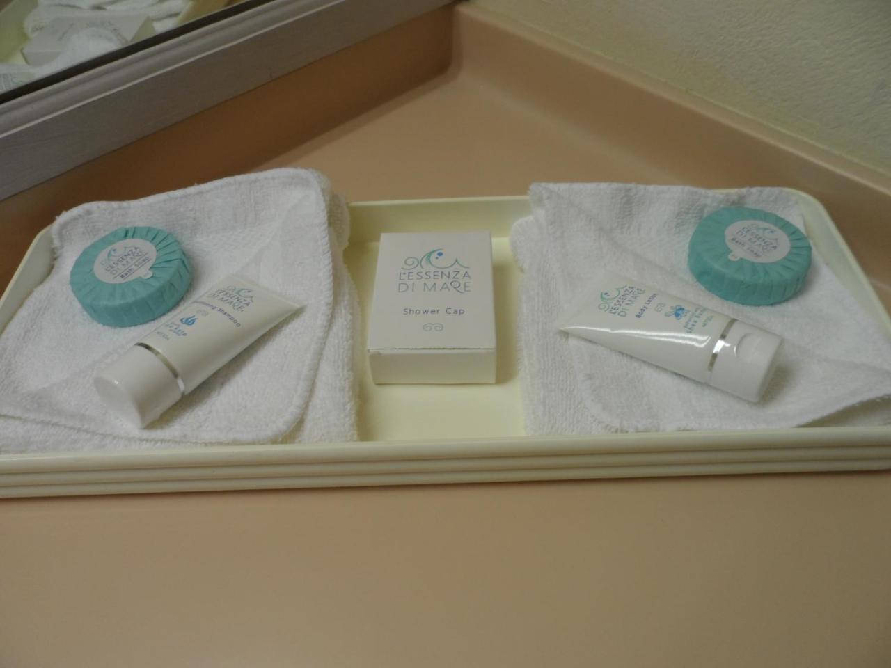 Hotel Pommarine ブリッジタウン エクステリア 写真