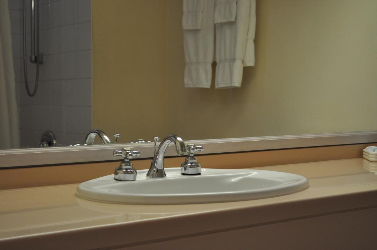 Hotel Pommarine ブリッジタウン エクステリア 写真