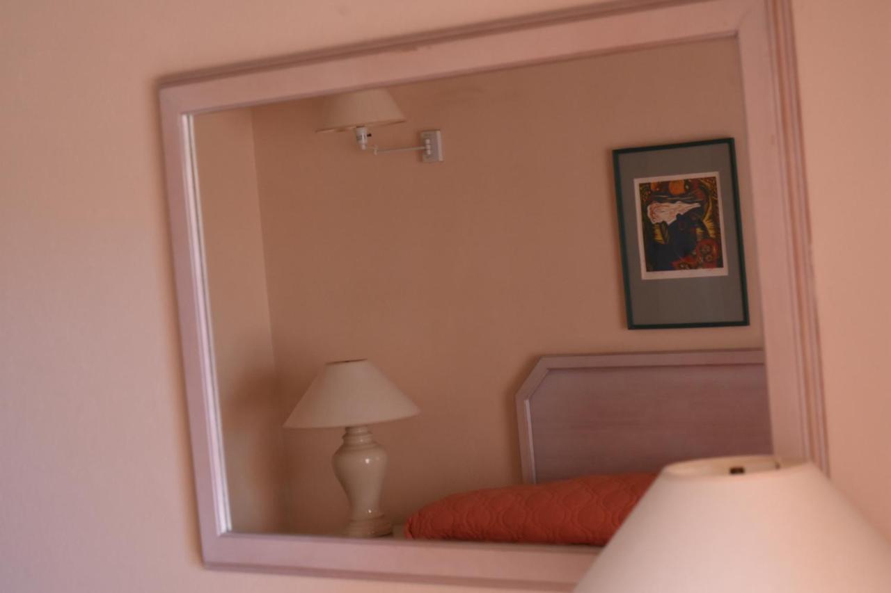 Hotel Pommarine ブリッジタウン エクステリア 写真